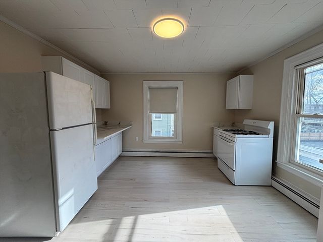 71 W Wyoming Ave 4, Melrose, MA 02176