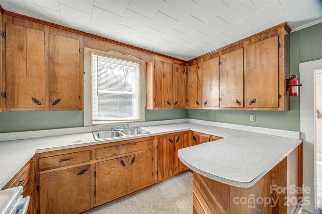 36 Brookline Street, Great Falls, SC 29055