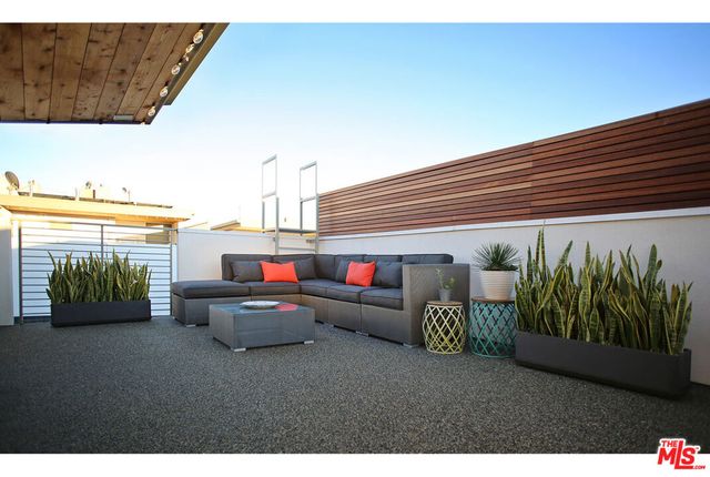 1211 N Garbo Lane, Los Angeles, CA 90038