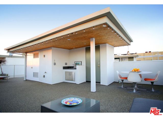 1211 N Garbo Lane, Los Angeles, CA 90038