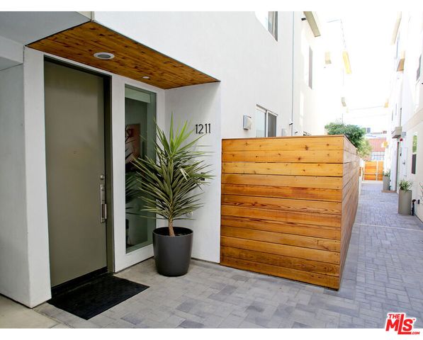 1211 N Garbo Lane, Los Angeles, CA 90038