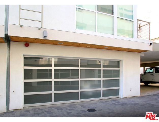 1211 N Garbo Lane, Los Angeles, CA 90038