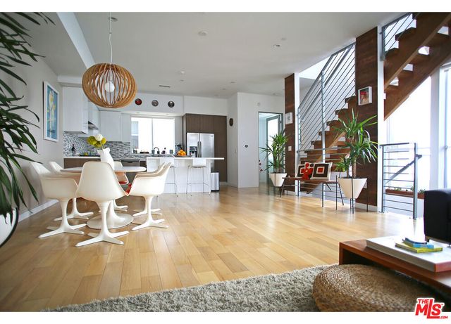 1211 N Garbo Lane, Los Angeles, CA 90038