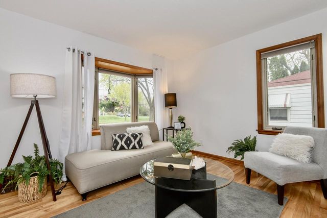 2615 Denton AVENUE, Saint Francis, WI 53235