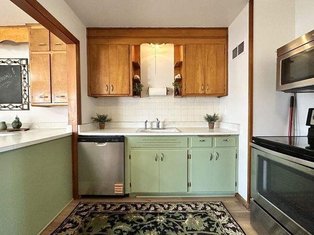 2615 Denton AVENUE, Saint Francis, WI 53235