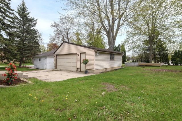 2615 Denton AVENUE, Saint Francis, WI 53235