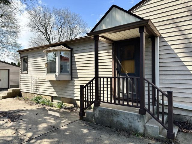2615 Denton AVENUE, Saint Francis, WI 53235