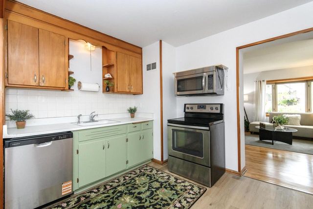 2615 Denton AVENUE, Saint Francis, WI 53235