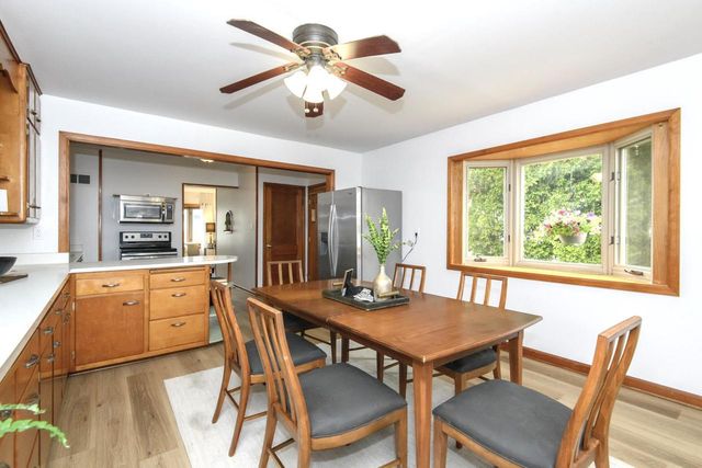 2615 Denton AVENUE, Saint Francis, WI 53235