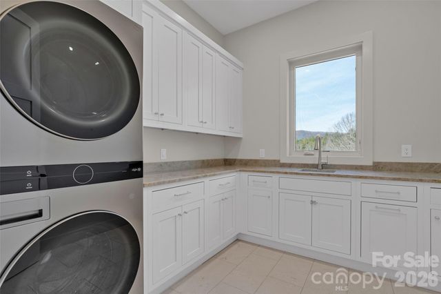 144 Golden Pasture Drive, Fletcher, NC 28732