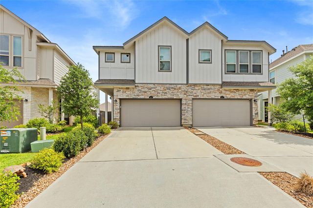 641 Royal Arch Drive, Conroe, TX 77304