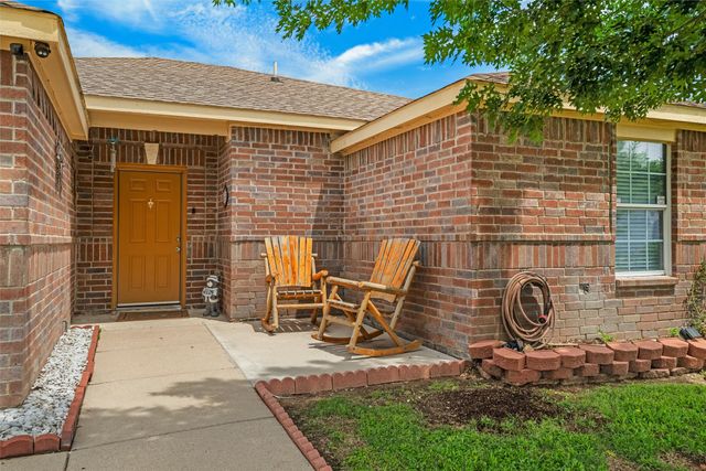 3145 Ronay Drive, Forest Hill, TX 76140