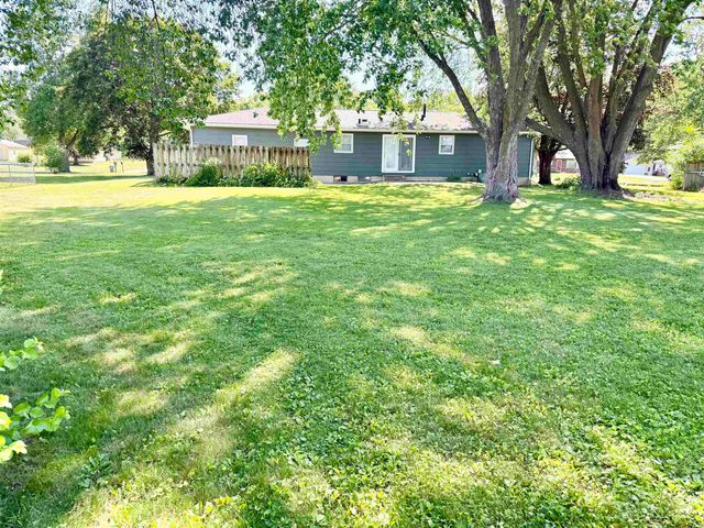 3867 Cedar Terrace Dr., Waterloo, IA 50702