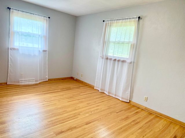 3867 Cedar Terrace Dr., Waterloo, IA 50702