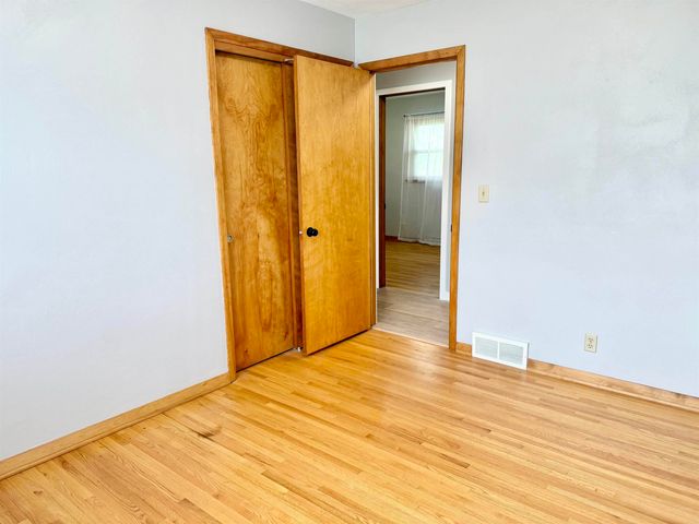 3867 Cedar Terrace Dr., Waterloo, IA 50702