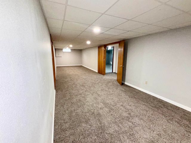 3867 Cedar Terrace Dr., Waterloo, IA 50702