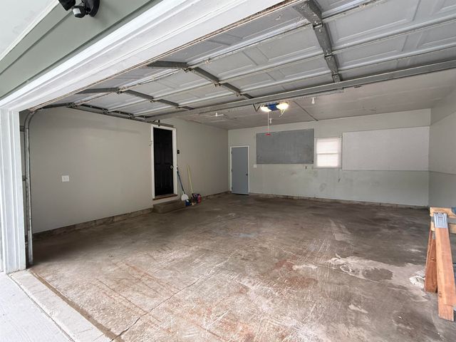 3867 Cedar Terrace Dr., Waterloo, IA 50702