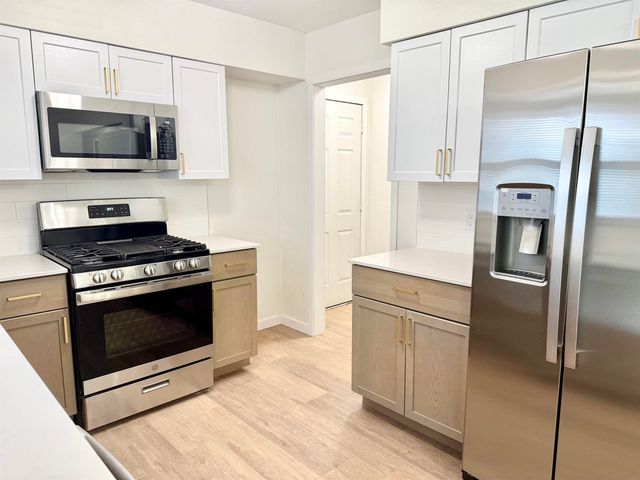 3867 Cedar Terrace Dr., Waterloo, IA 50702