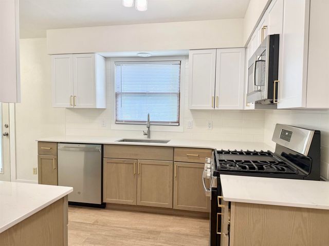 3867 Cedar Terrace Dr., Waterloo, IA 50702