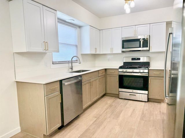 3867 Cedar Terrace Dr., Waterloo, IA 50702