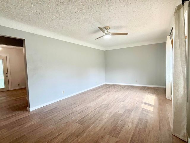 3867 Cedar Terrace Dr., Waterloo, IA 50702