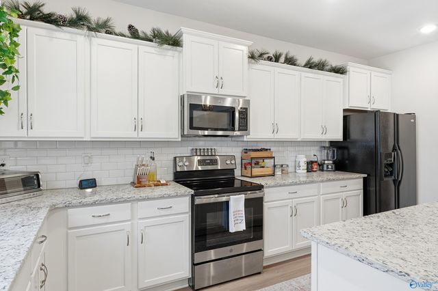 315 Creek Grove Avenue, New Market, AL 35761