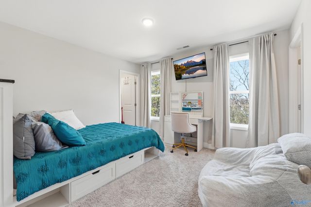 315 Creek Grove Avenue, New Market, AL 35761