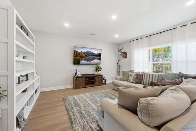 315 Creek Grove Avenue, New Market, AL 35761