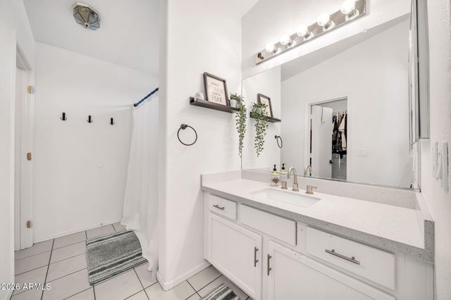 6226 W ILLINI Street, Phoenix, AZ 85043