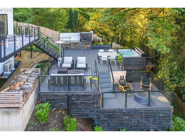 1295 Sw CARDINELL Dr, Portland, OR 97201