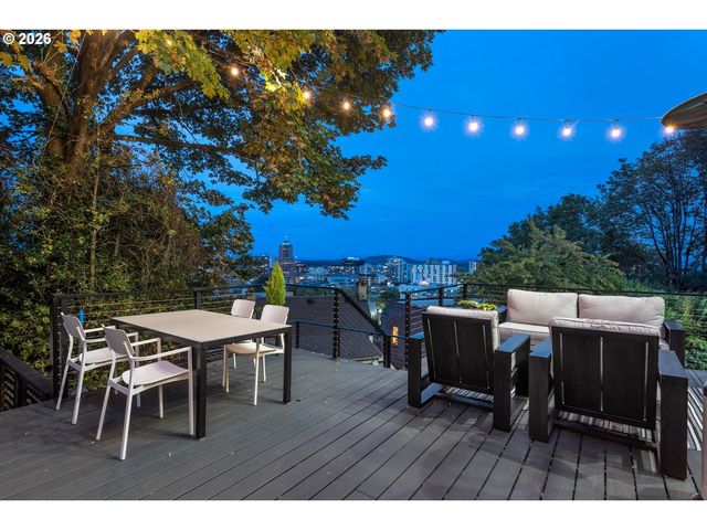 1295 Sw CARDINELL Dr, Portland, OR 97201