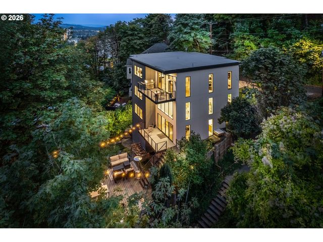 1295 Sw CARDINELL Dr, Portland, OR 97201
