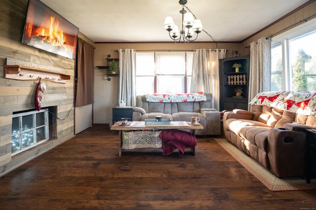 63 Glebas Road, Plainfield, CT 06374