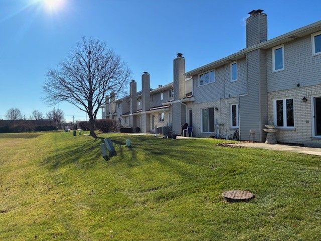 7709 W 158th Court, Orland Park, IL 60462