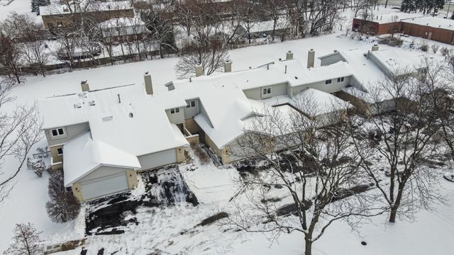 7709 W 158th Court, Orland Park, IL 60462