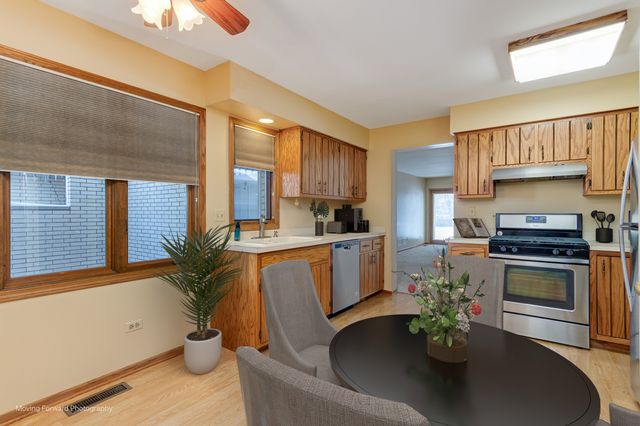 7709 W 158th Court, Orland Park, IL 60462