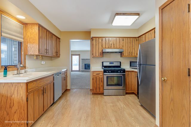 7709 W 158th Court, Orland Park, IL 60462