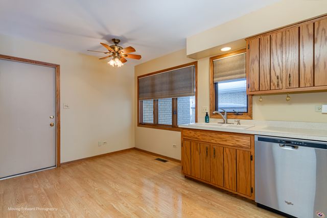 7709 W 158th Court, Orland Park, IL 60462