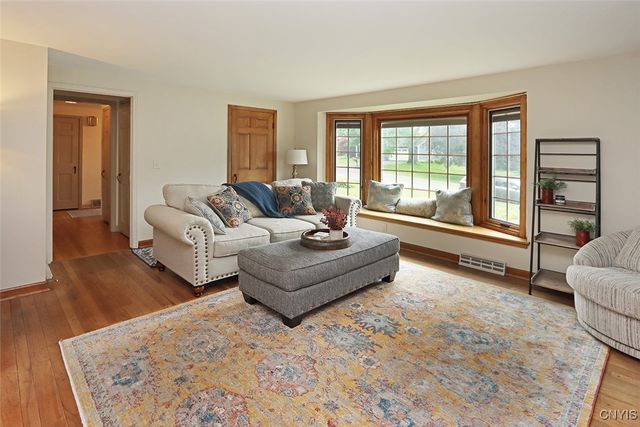 7643 Somerset Lane, Manlius, NY 13104