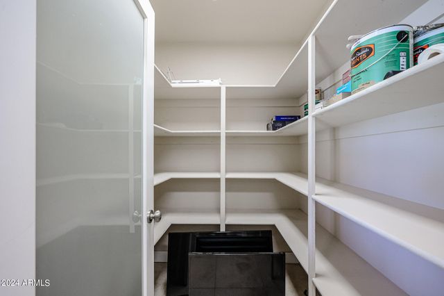 327 E KEIM Drive, Phoenix, AZ 85012