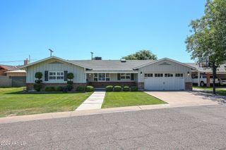 327 E KEIM Drive, Phoenix, AZ 85012