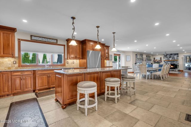 9 Yosemite Road, Howell, NJ 07731