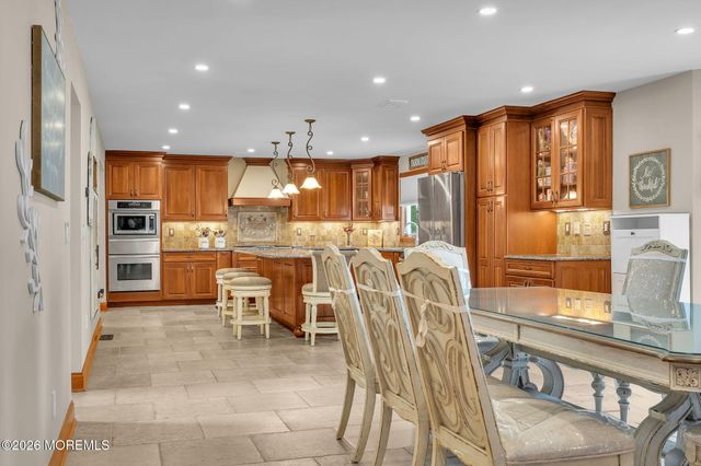 9 Yosemite Road, Howell, NJ 07731