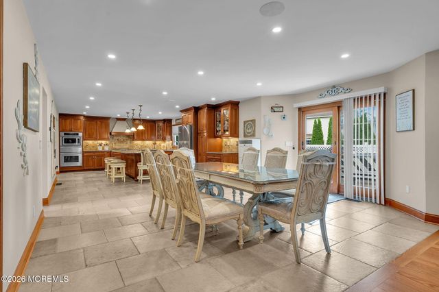 9 Yosemite Road, Howell, NJ 07731