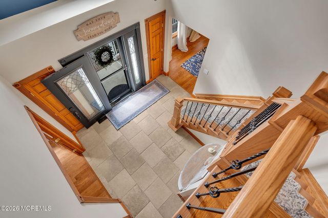 9 Yosemite Road, Howell, NJ 07731