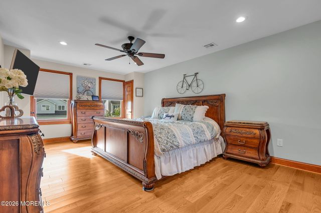 9 Yosemite Road, Howell, NJ 07731