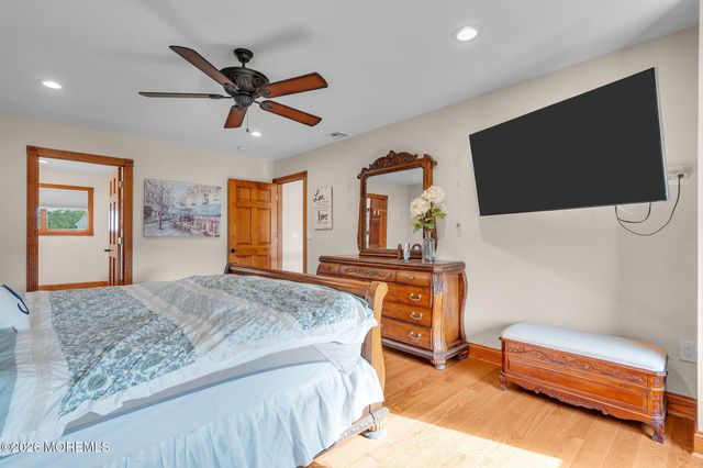 9 Yosemite Road, Howell, NJ 07731