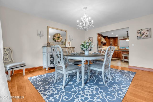 9 Yosemite Road, Howell, NJ 07731