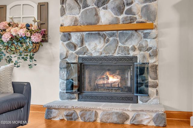 9 Yosemite Road, Howell, NJ 07731