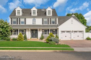 9 Yosemite Road, Howell, NJ 07731